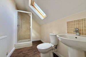 En-suite to Bed 1- click for photo gallery